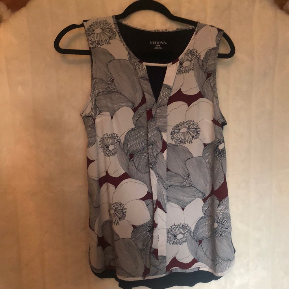 Merona floral sleeveless top size Medium